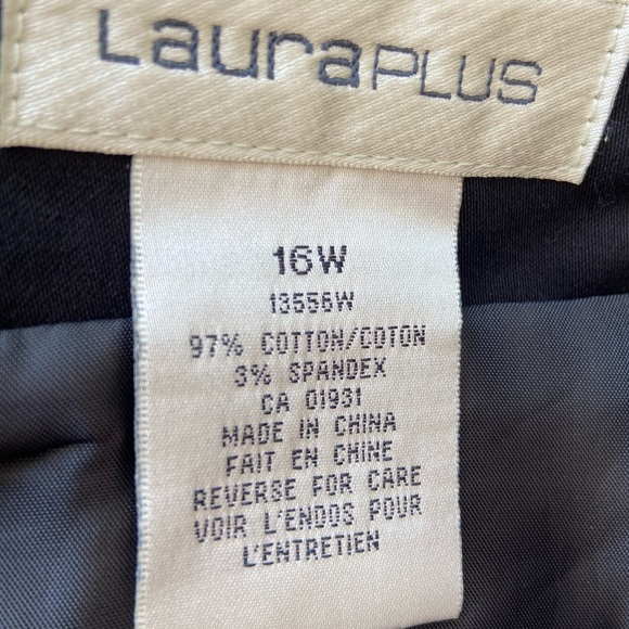 Cotton, Lined, Laura Plus 16W, with Buttons & Swirl Stitch Design - Picture 7 of 14